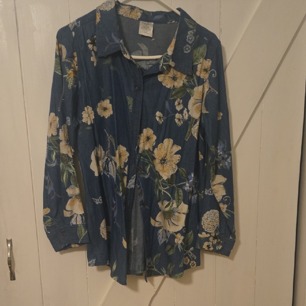 Cracker Barrel Blue Floral Button-Up Blouse